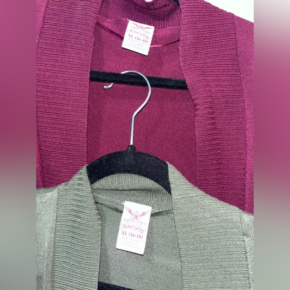 Bundle of 2 Elegant Women's Cardigan Sweaters - Burgundy and Olive. XL. - Picture 4 of 10